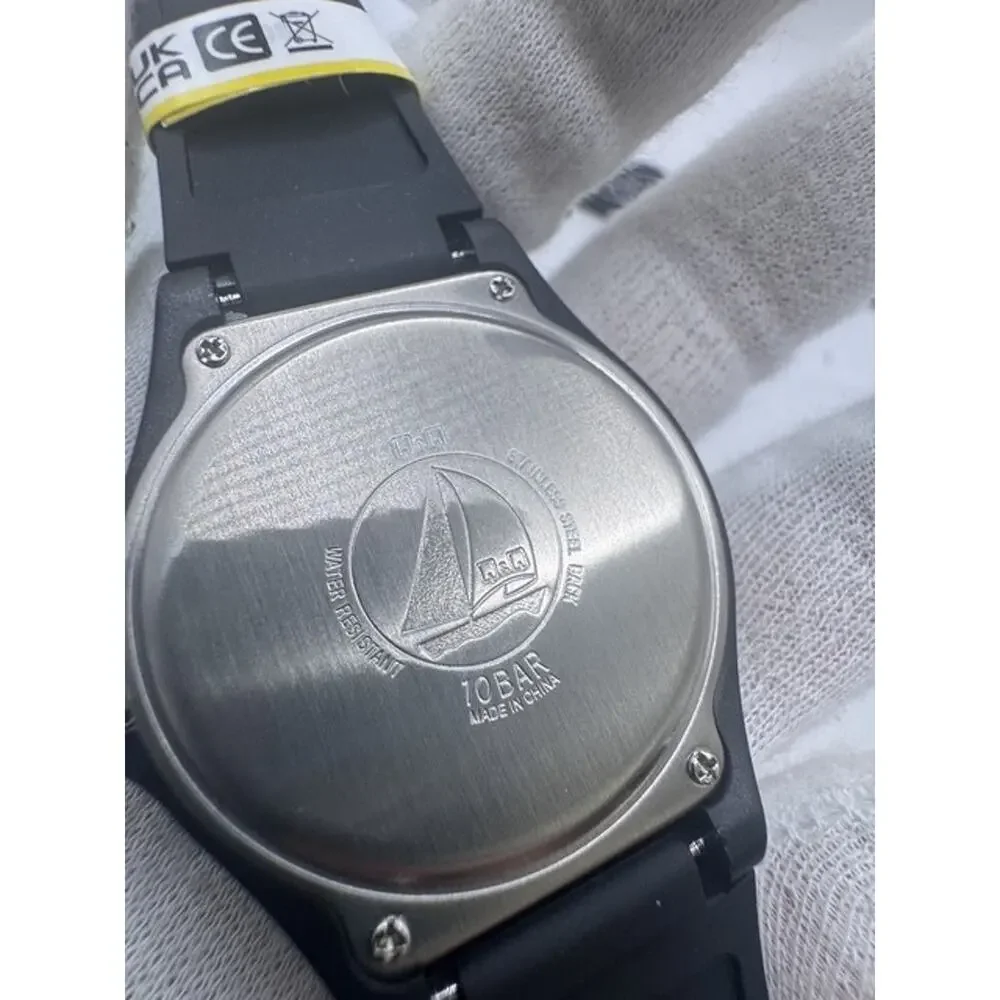 Brand new stickers Q&Q by CITIZEN 10 Bar Water Resistant Men's Watch v04a-003vy